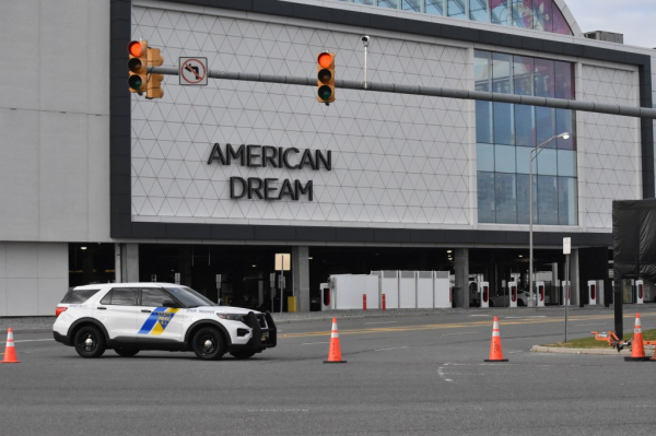 Emergency Response: Bomb Threat Prompts Evacuation at American Dream Mall in New Jersey