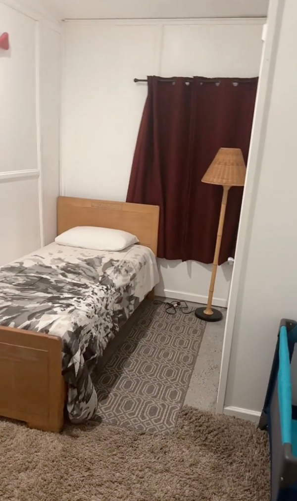 Nightmare Lodging: $5M Claim Unveils &#039;Airbnb from Hell&#039; – Bed in Garage, Detached Toilet Sparks Legal Battle
